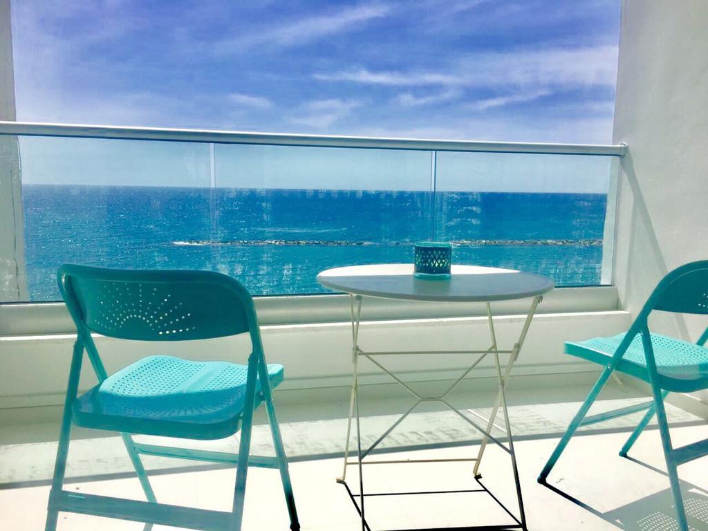 On The Beach Penthouse By Trulycyprus Limasol Dış mekan fotoğraf