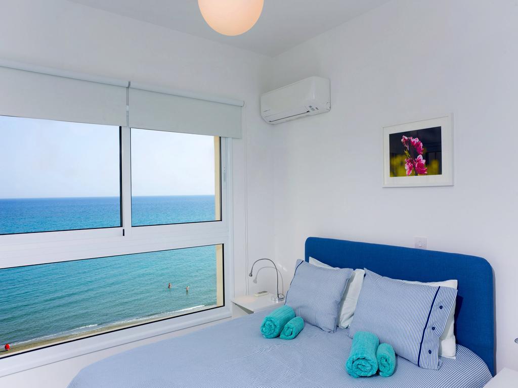 On The Beach Penthouse By Trulycyprus Limasol Dış mekan fotoğraf