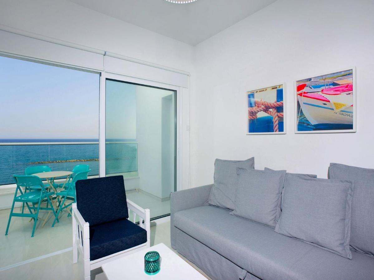 On The Beach Penthouse By Trulycyprus Limasol Dış mekan fotoğraf